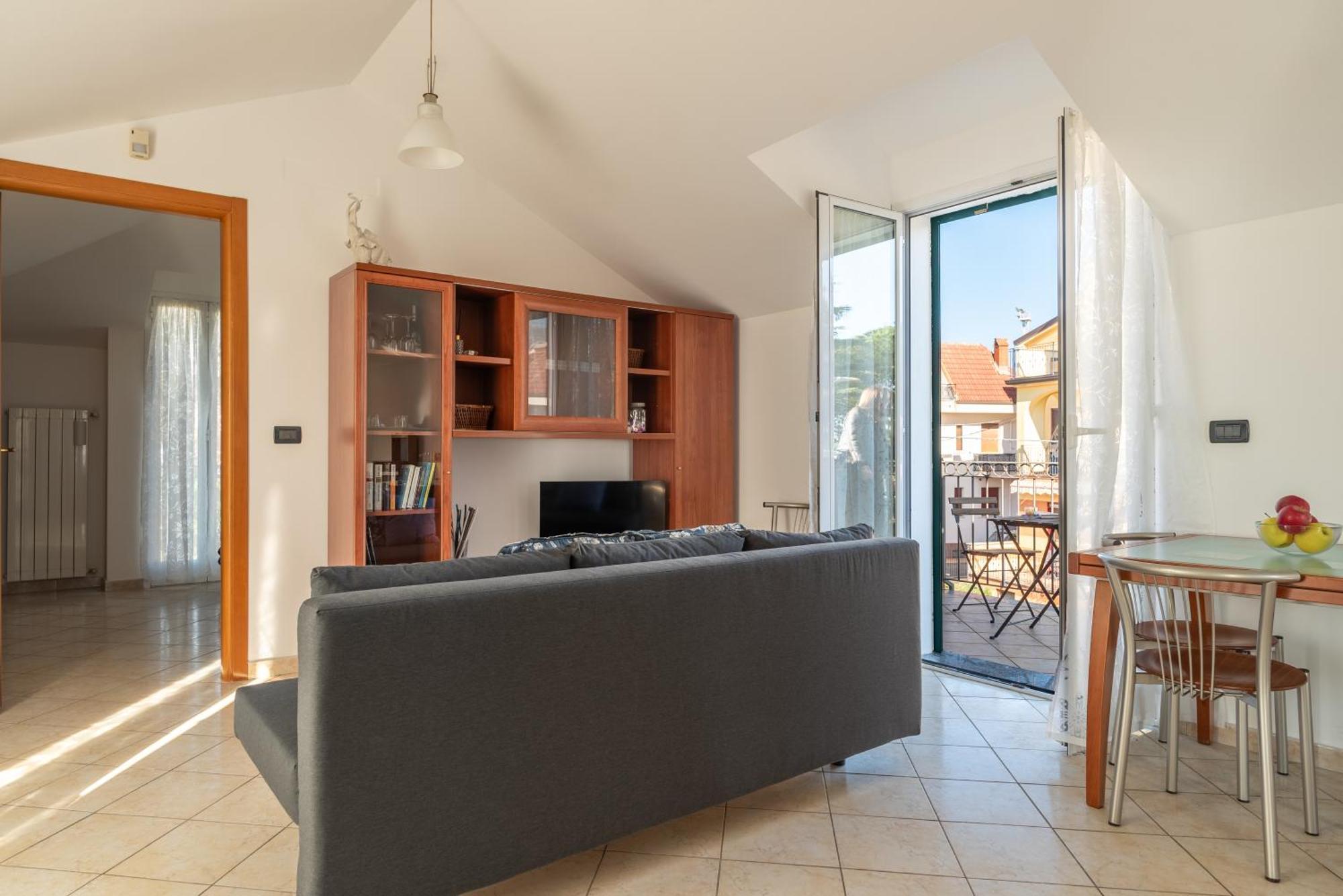5 Min Dal Mare Luminoso Bilocale Con Terrazza Apartman Loano Kültér fotó